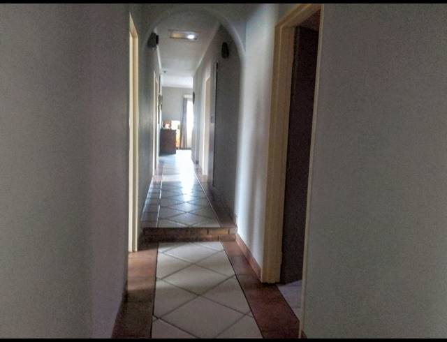 4 BEDROOM FREEHOLD FOR SALE IN GREENHILLS